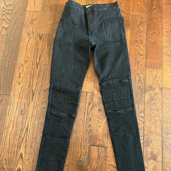 Gap 1969 True Skinny Jeans Dark Wash Stretch Moto Pleated Accordion Knee Stretch - Picture 1 of 6